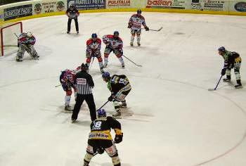 Immagini di un match di Ice Hockey